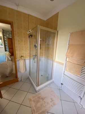 en-suite- click for photo gallery